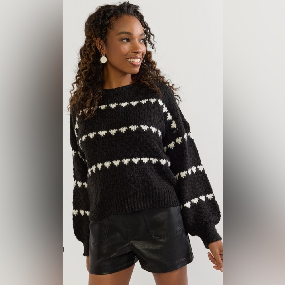 New Francesca’s Debbie Two Tone Heart Striped Black White Pullover Sweater